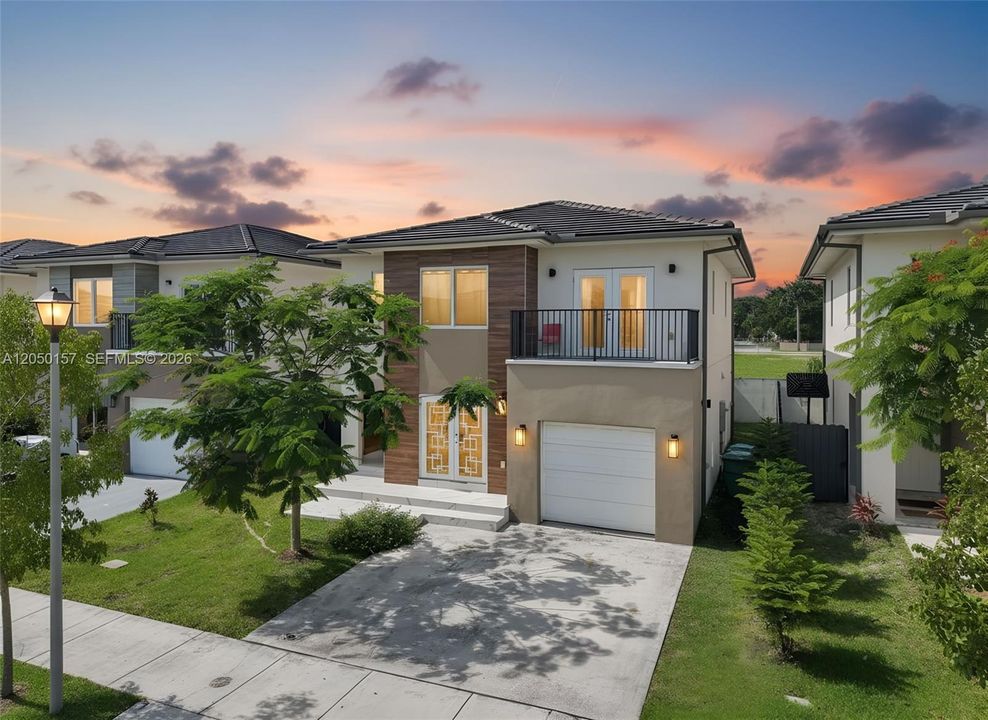 For Sale: $469,999 (5 beds, 4 baths, 1902 Square Feet)