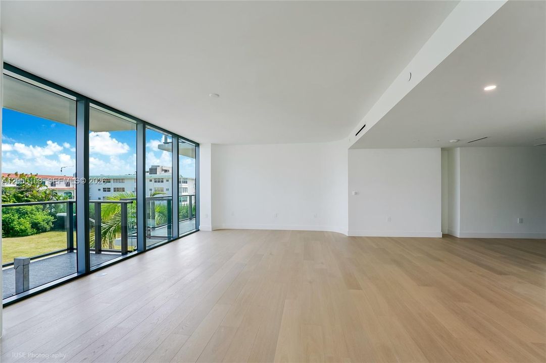 For Sale: $4,699,000 (3 beds, 3 baths, 3262 Square Feet)