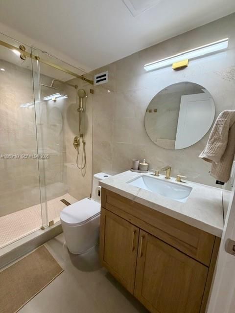 For Rent: $3,500 (2 beds, 2 baths, 835 Square Feet)