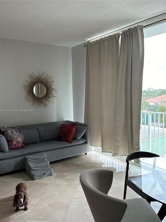 For Rent: $2,400 (1 beds, 1 baths, 694 Square Feet)