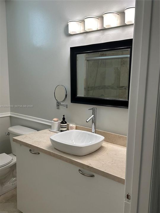 For Rent: $2,400 (1 beds, 1 baths, 694 Square Feet)
