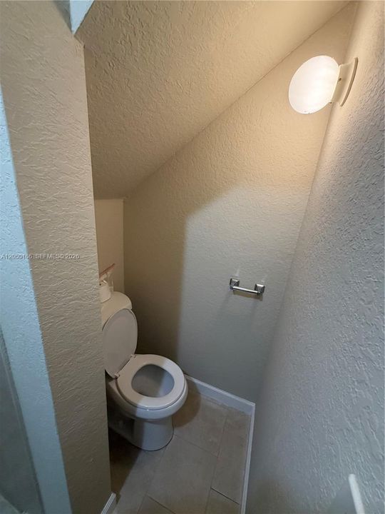 В аренду: $1,300 (0 спален, 1 ванн, 2176 Квадратных фут)