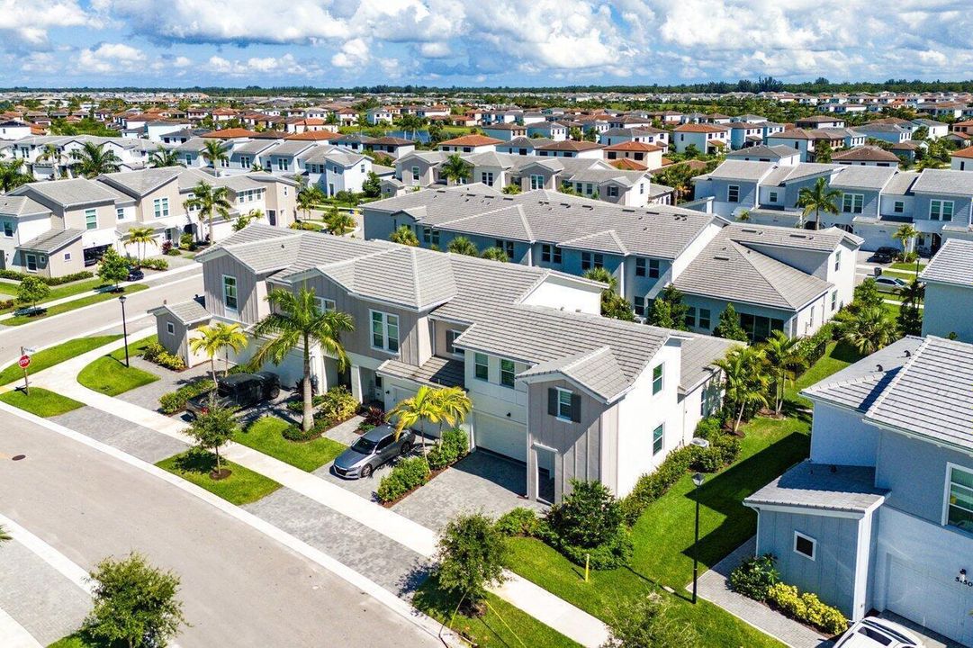 036-5160WillowCreekDrive-Westlake-FL-334