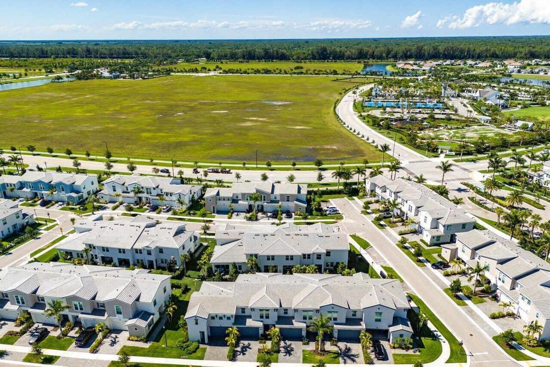 039-5160WillowCreekDrive-Westlake-FL-334