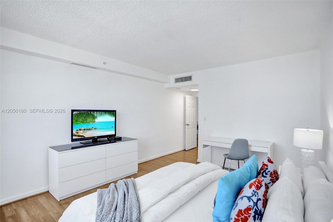 В аренду: $2,900 (1 спален, 1 ванн, 745 Квадратных фут)
