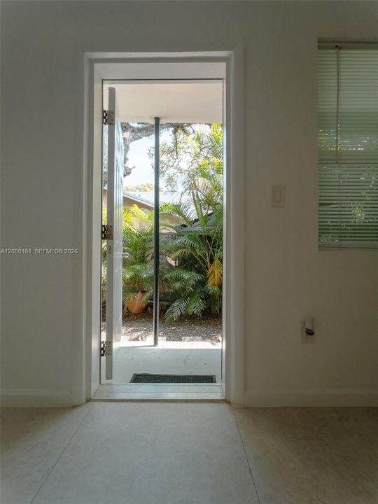 For Rent: $1,750 (1 beds, 1 baths, 500 Square Feet)
