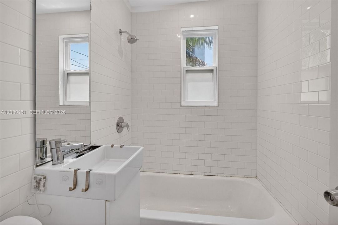 For Rent: $1,750 (1 beds, 1 baths, 500 Square Feet)