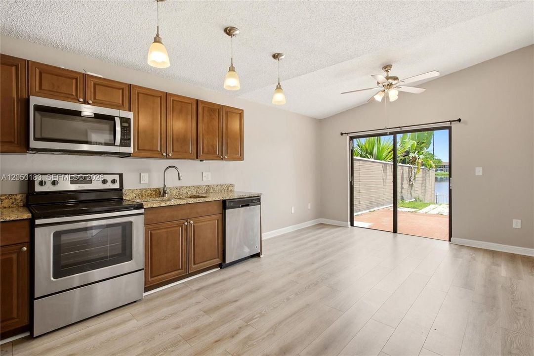For Sale: $499,900 (3 beds, 2 baths, 1170 Square Feet)