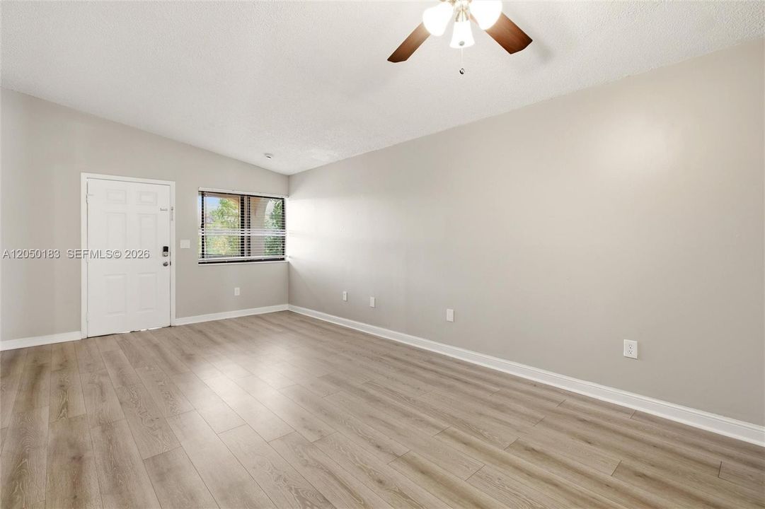 For Sale: $499,900 (3 beds, 2 baths, 1170 Square Feet)