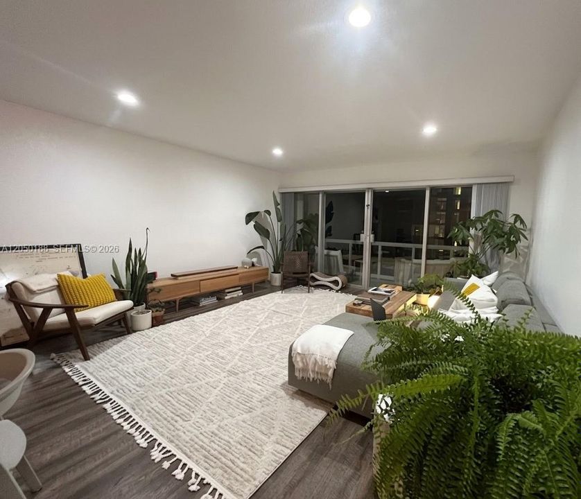 For Rent: $4,200 (2 beds, 2 baths, 1188 Square Feet)