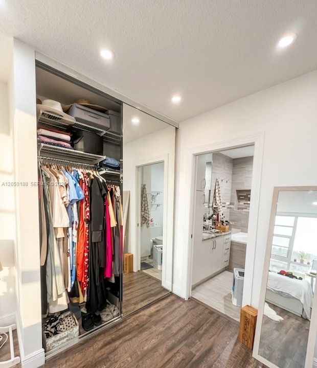 For Rent: $4,200 (2 beds, 2 baths, 1188 Square Feet)