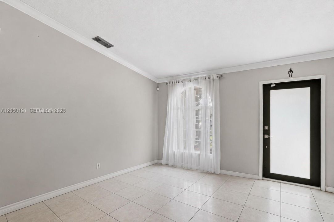For Sale: $600,000 (4 beds, 2 baths, 1572 Square Feet)