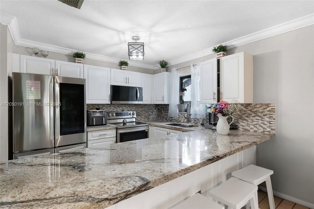 For Sale: $600,000 (4 beds, 2 baths, 1572 Square Feet)