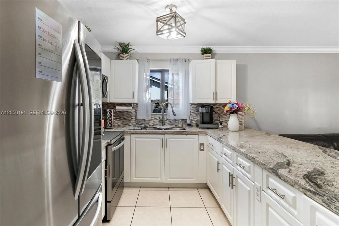 For Sale: $600,000 (4 beds, 2 baths, 1572 Square Feet)