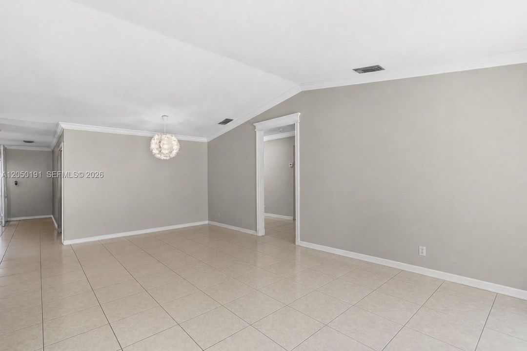 For Sale: $600,000 (4 beds, 2 baths, 1572 Square Feet)