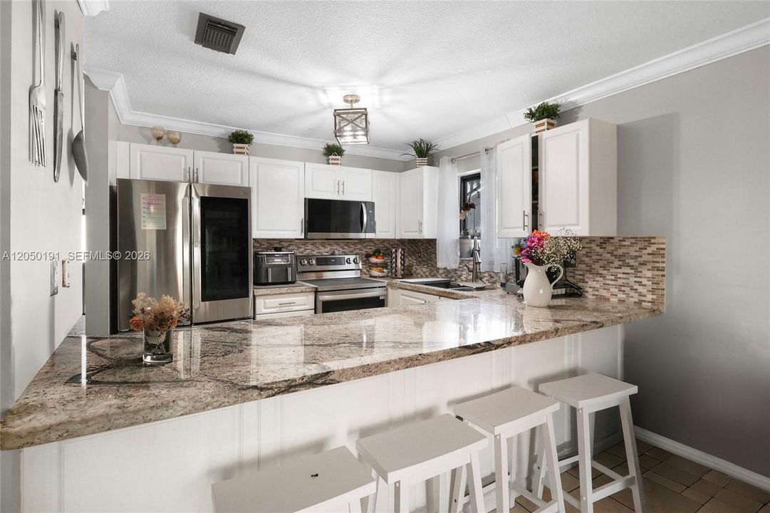 For Sale: $600,000 (4 beds, 2 baths, 1572 Square Feet)