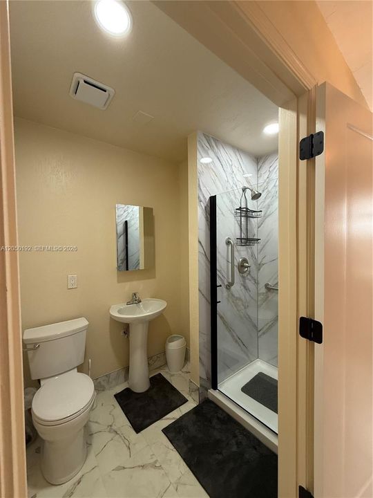 For Rent: $1,500 (1 beds, 1 baths, 2710 Square Feet)