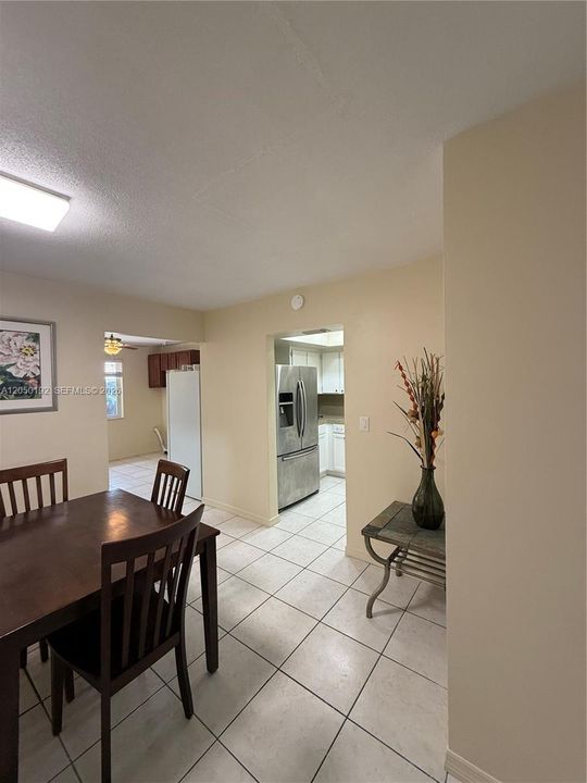 For Rent: $1,500 (1 beds, 1 baths, 2710 Square Feet)