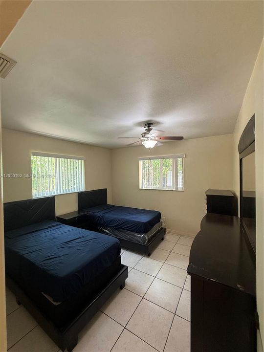 For Rent: $1,500 (1 beds, 1 baths, 2710 Square Feet)