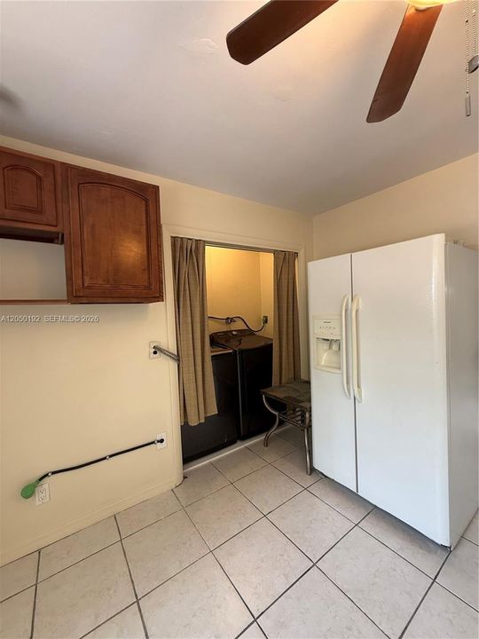 For Rent: $1,500 (1 beds, 1 baths, 2710 Square Feet)