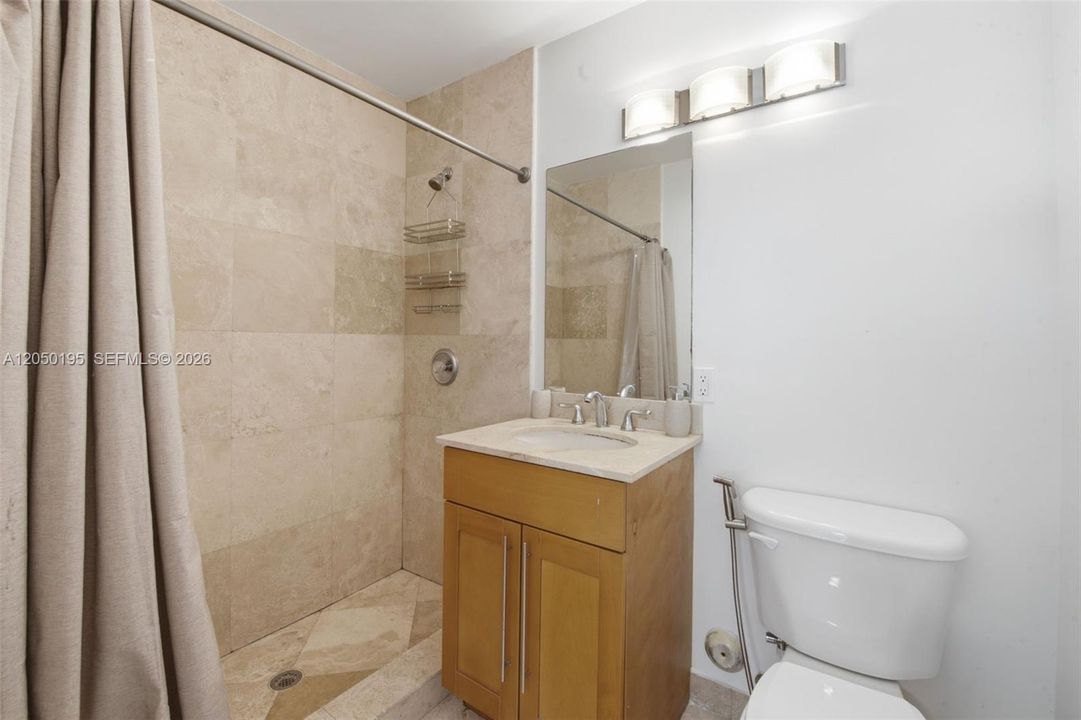 en-suite bathroom- Main shower