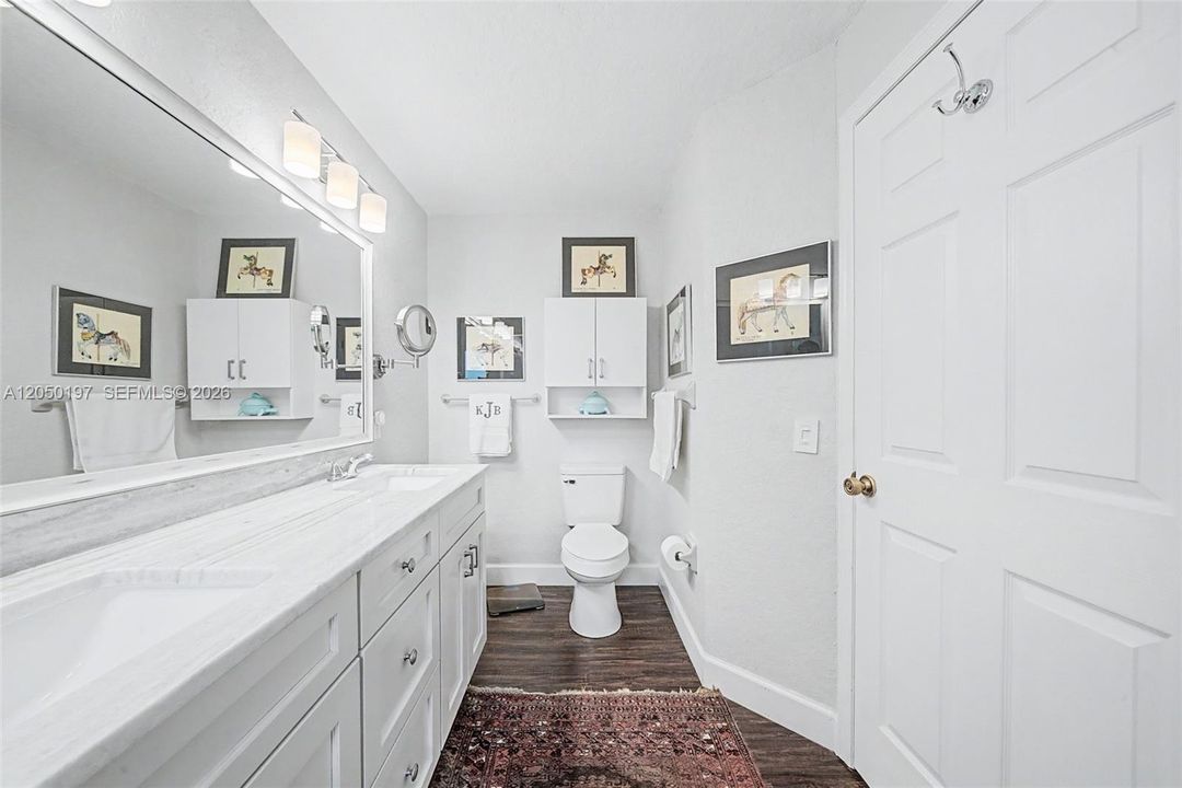Spa master bath with walk-in shower & glass door