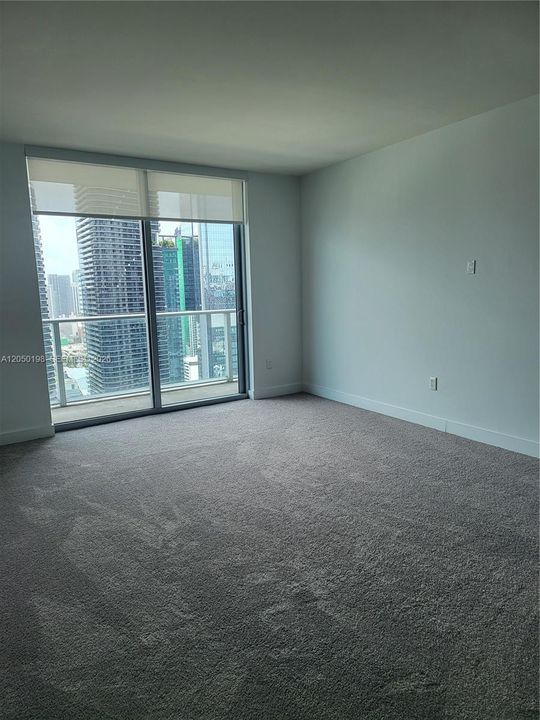 For Sale: $650,000 (2 beds, 2 baths, 910 Square Feet)