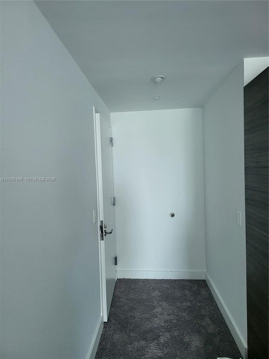 For Sale: $650,000 (2 beds, 2 baths, 910 Square Feet)