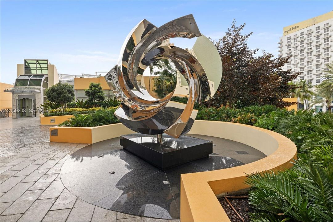 For Sale: $3,990,000 (3 beds, 4 baths, 2250 Square Feet)