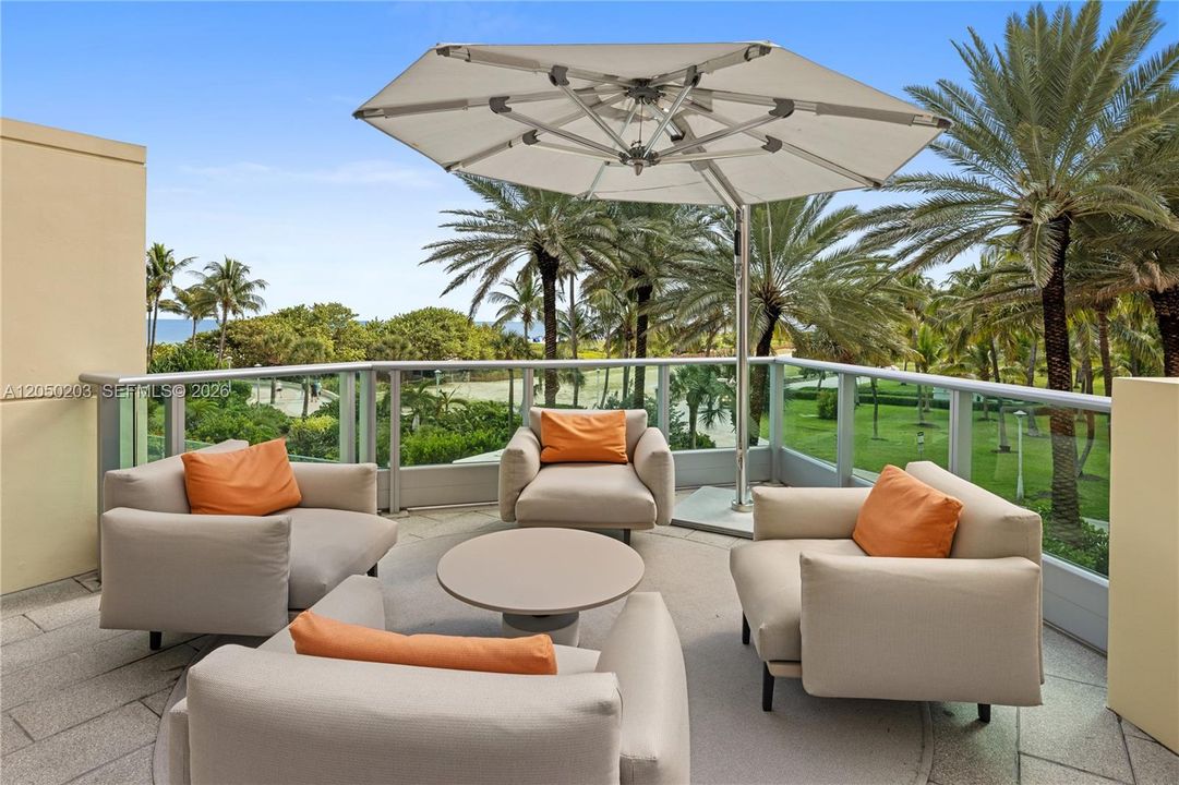 For Sale: $3,990,000 (3 beds, 4 baths, 2250 Square Feet)