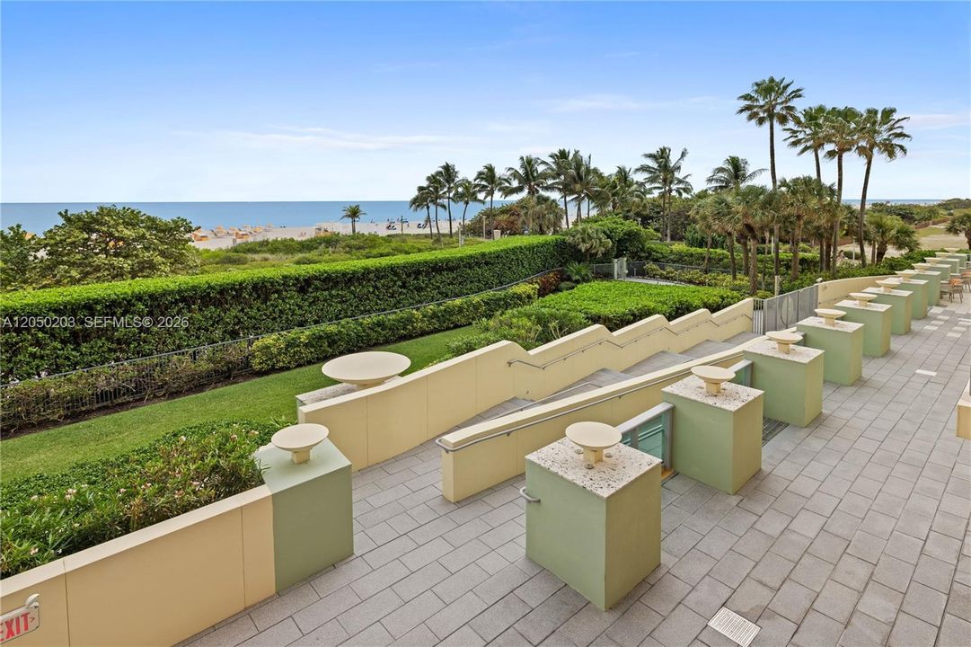 For Sale: $3,990,000 (3 beds, 4 baths, 2250 Square Feet)
