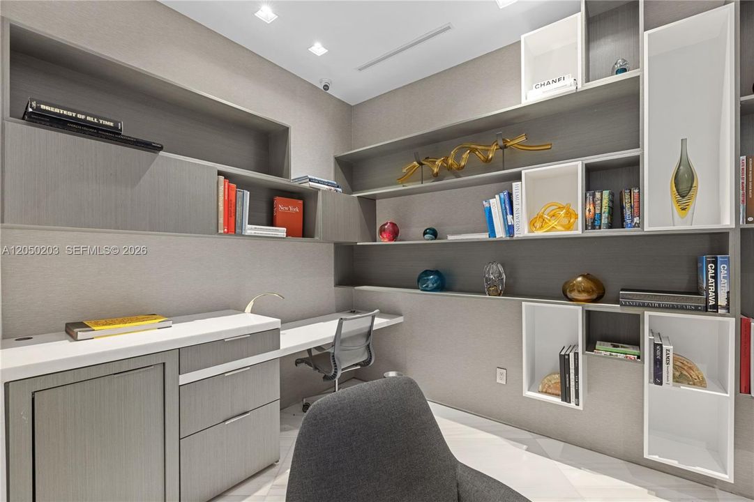 For Sale: $3,990,000 (3 beds, 4 baths, 2250 Square Feet)