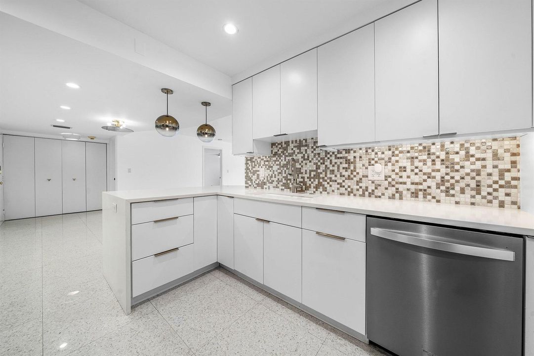 013-330Southeast20thAvenue-408-Deerfield