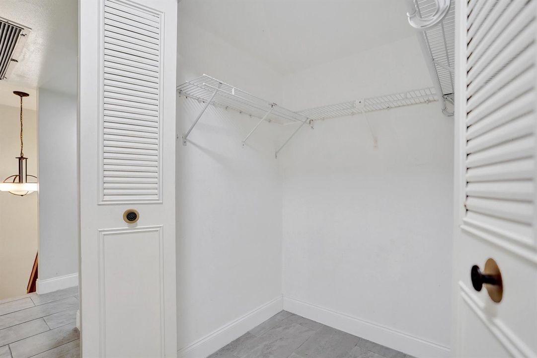 Walk-in closet