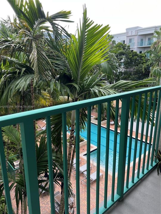 For Rent: $2,300 (1 beds, 1 baths, 652 Square Feet)