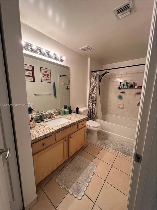 For Rent: $2,300 (1 beds, 1 baths, 652 Square Feet)