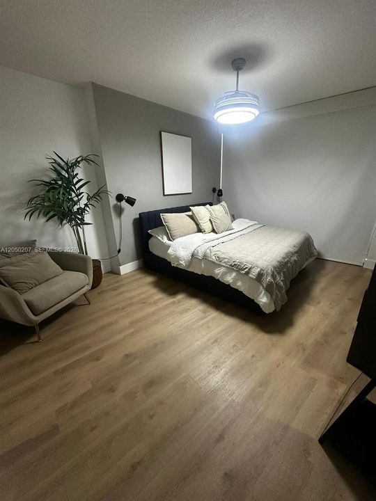 For Rent: $2,800 (1 beds, 1 baths, 825 Square Feet)