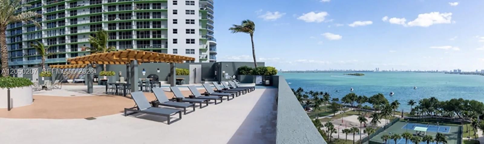 For Rent: $2,800 (1 beds, 1 baths, 825 Square Feet)