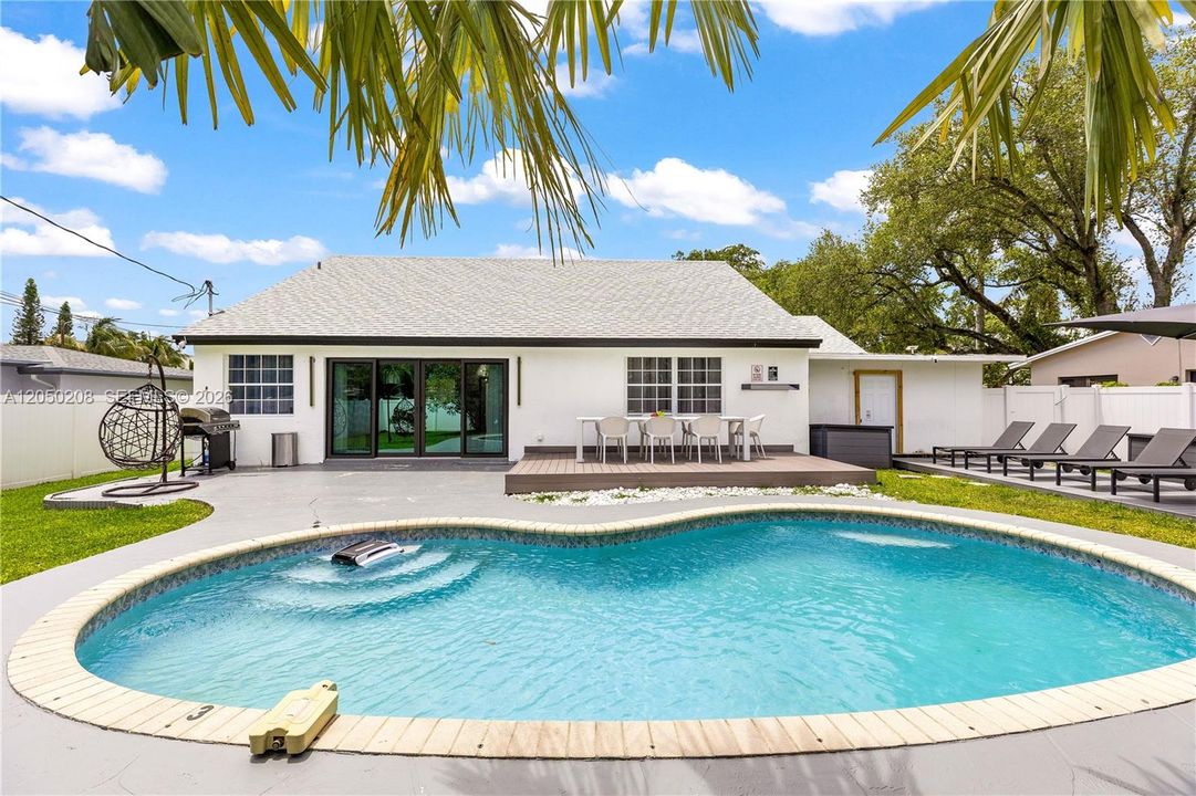 For Rent: $5,500 (4 beds, 2 baths, 2250 Square Feet)