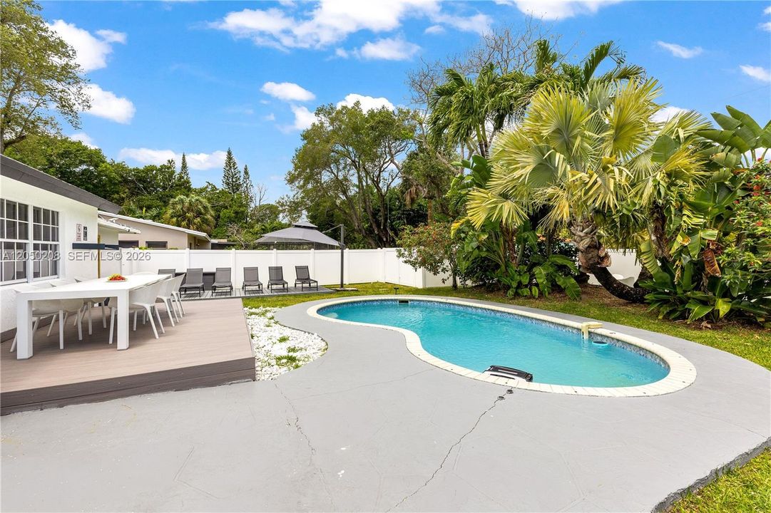 For Rent: $5,500 (4 beds, 2 baths, 2250 Square Feet)