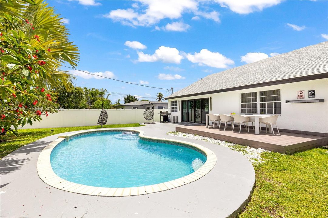 For Rent: $5,500 (4 beds, 2 baths, 2250 Square Feet)