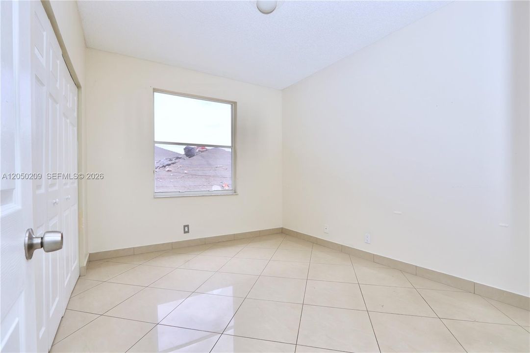 For Sale: $1,200,000 (5 beds, 3 baths, 2896 Square Feet)