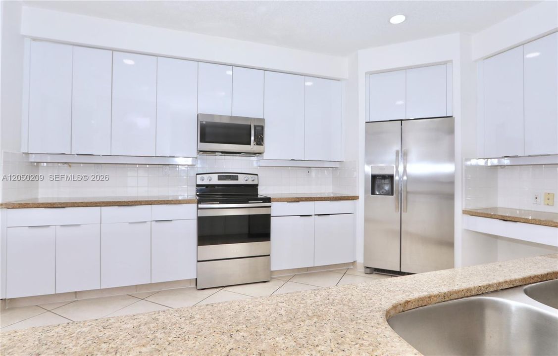 For Sale: $1,200,000 (5 beds, 3 baths, 2896 Square Feet)