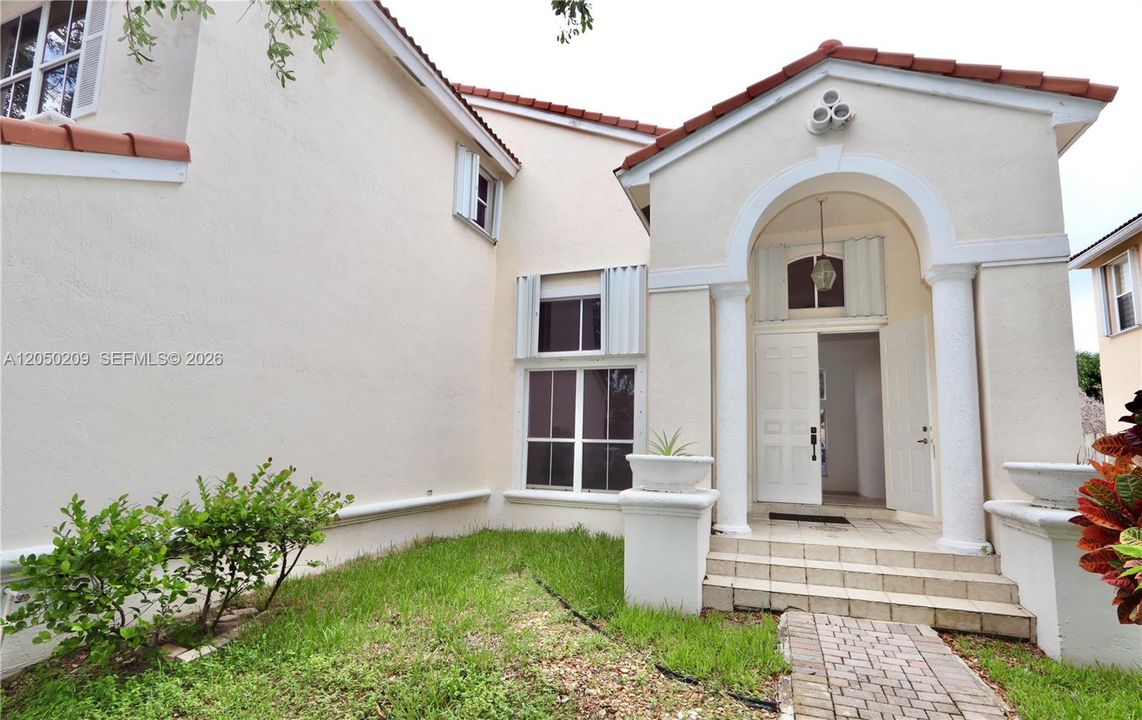 For Sale: $1,200,000 (5 beds, 3 baths, 2896 Square Feet)