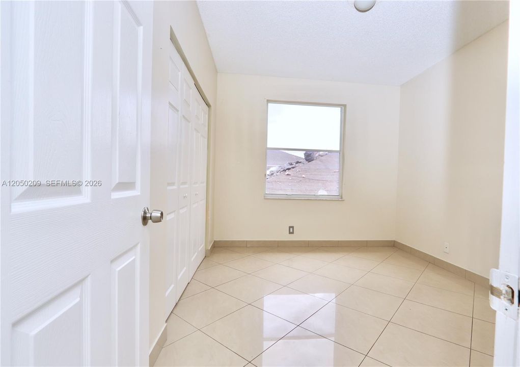 For Sale: $1,200,000 (5 beds, 3 baths, 2896 Square Feet)