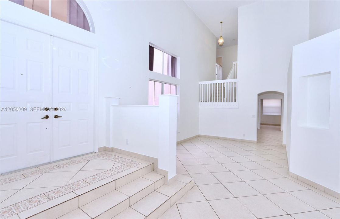 For Sale: $1,200,000 (5 beds, 3 baths, 2896 Square Feet)