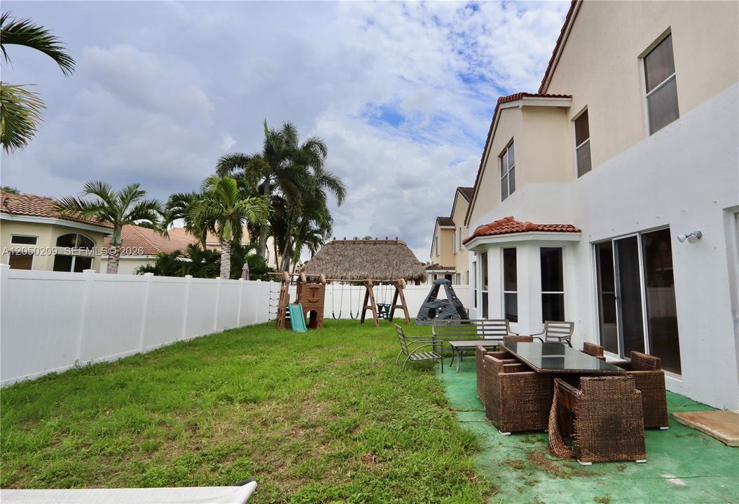 For Sale: $1,200,000 (5 beds, 3 baths, 2896 Square Feet)