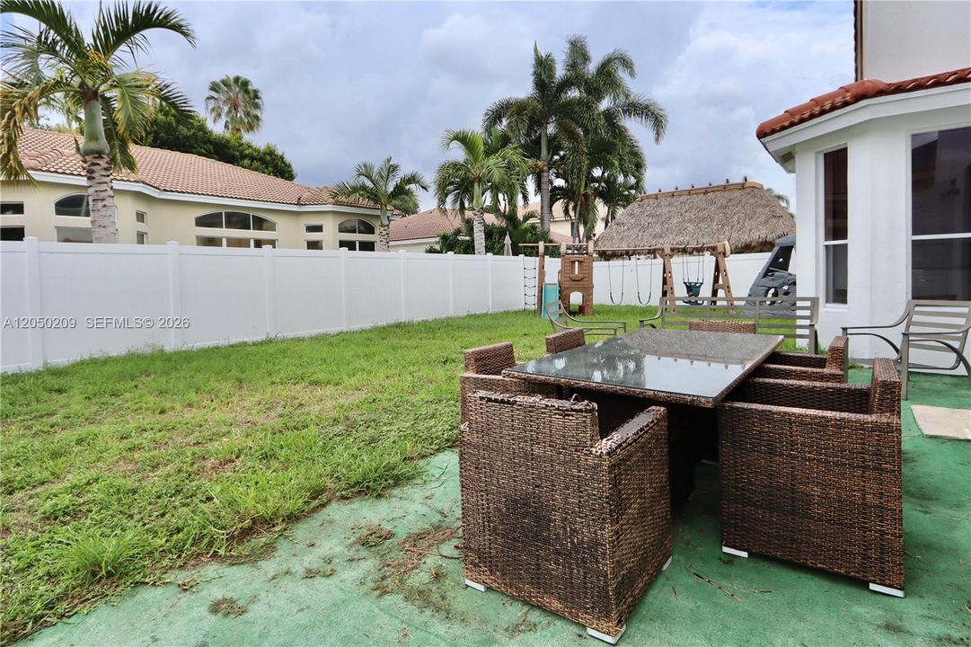 For Sale: $1,200,000 (5 beds, 3 baths, 2896 Square Feet)