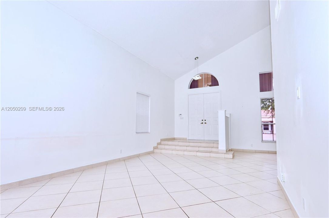 For Sale: $1,200,000 (5 beds, 3 baths, 2896 Square Feet)