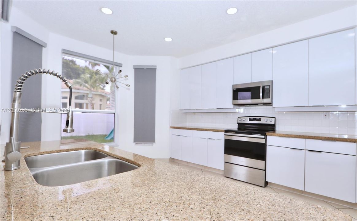 For Sale: $1,200,000 (5 beds, 3 baths, 2896 Square Feet)